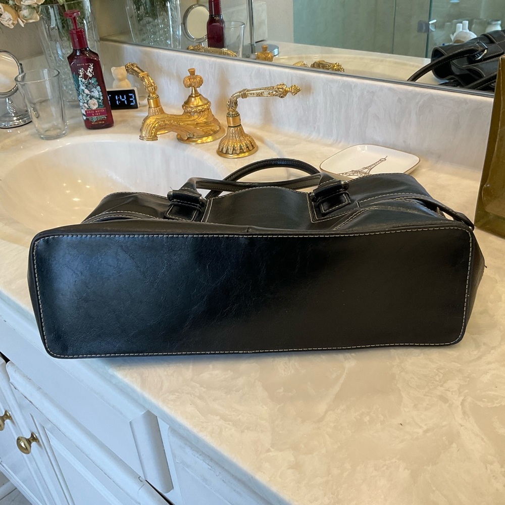 FREE with purchase of any other item: Nine West Purse, black, faux leather - Picture 3 of 6